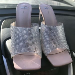 Casual platform heels. Slip on fit, brand new. Worn once at try on / purchase.